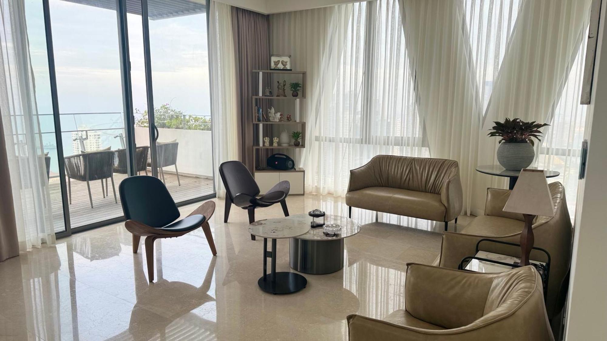 Проживание в семье Altair Luxury By Miracle *